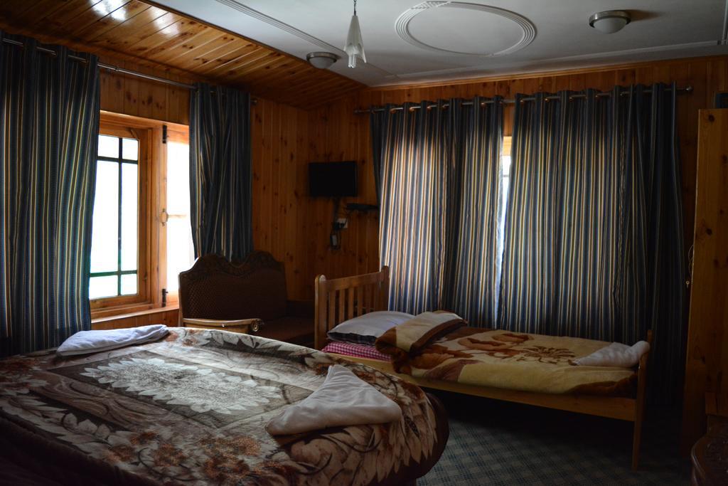 Hotel Barzman Sonāmarg Eksteriør billede