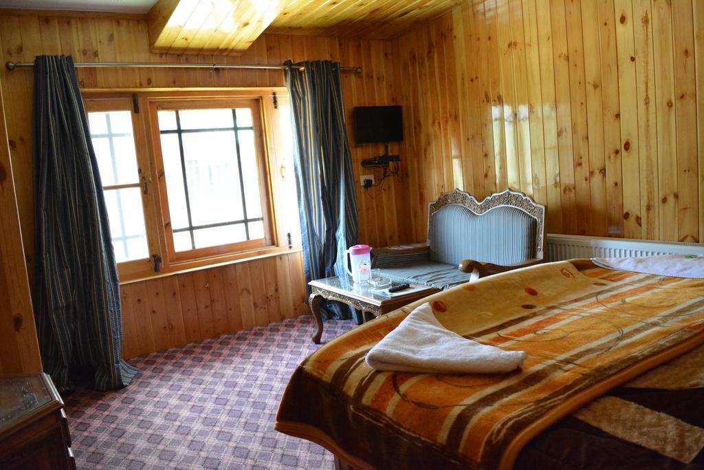 Hotel Barzman Sonāmarg Eksteriør billede